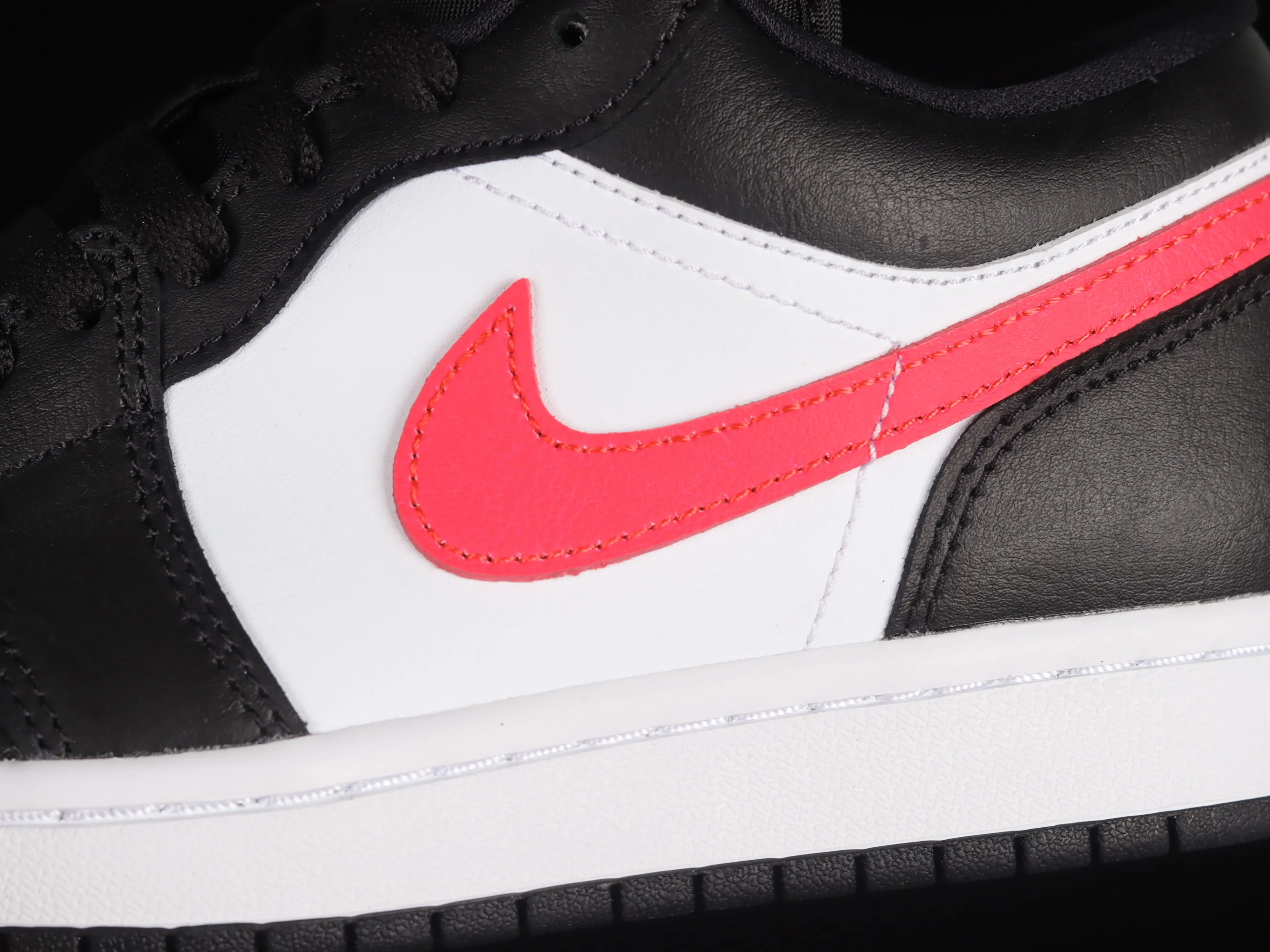 All categories Air Jordan Jordan series basketball shoes Air Jordan 1 Low G version pure original Air Jordan 1 Low "Siren Red" AJ1 Joe 1 black and white red low-top cultural basketball shoes DC0774-004